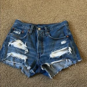 501 levis denim shorts
